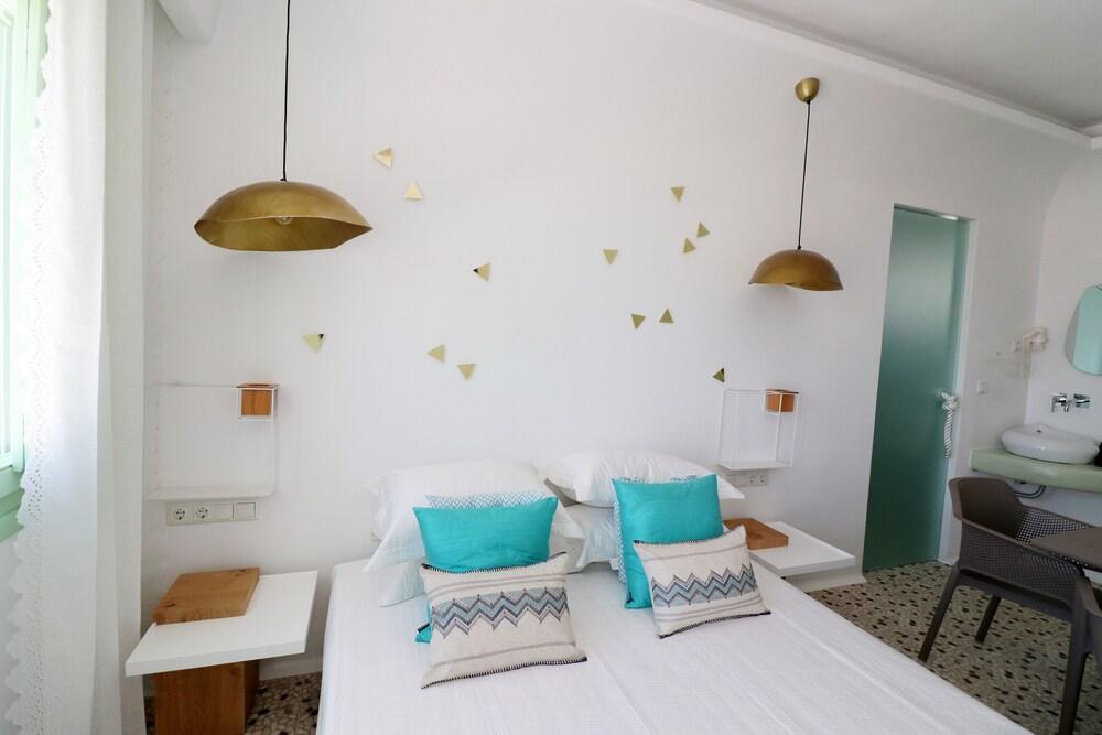 Depis Luxury Suites Naxos City Exterior foto