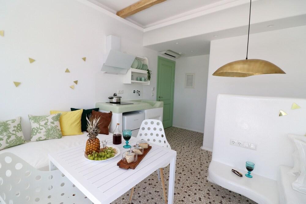Depis Luxury Suites Naxos City Exterior foto